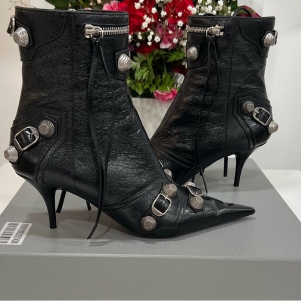 Balenciaga signature cagole boots